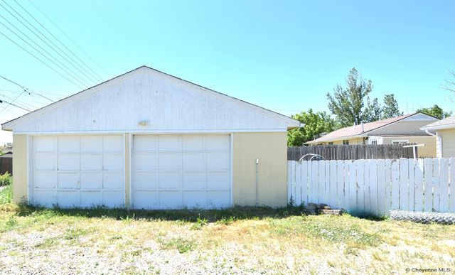 233 HYNDS AVE, Cheyenne, WY 82007