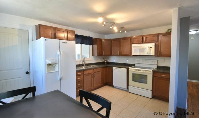 233 HYNDS AVE, Cheyenne, WY 82007