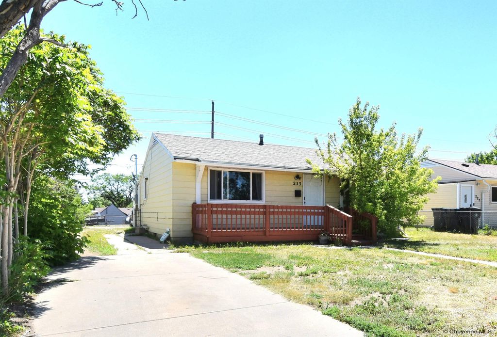 233 HYNDS AVE, Cheyenne, WY 82007