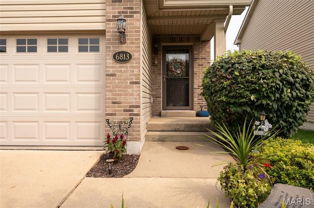 6813 Hampshire Court, Maryville, IL 62062