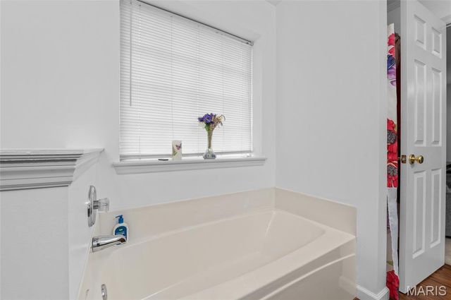 6813 Hampshire Court, Maryville, IL 62062