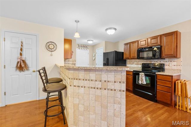 6813 Hampshire Court, Maryville, IL 62062