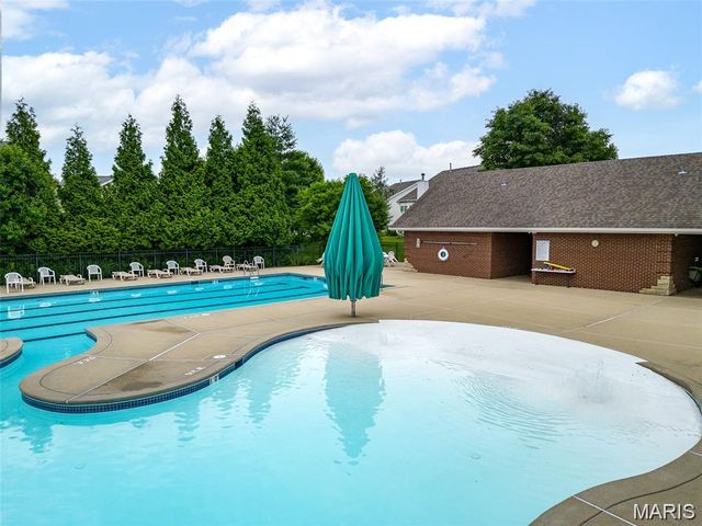 6813 Hampshire Court, Maryville, IL 62062