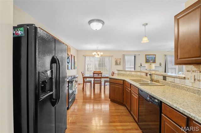 6813 Hampshire Court, Maryville, IL 62062