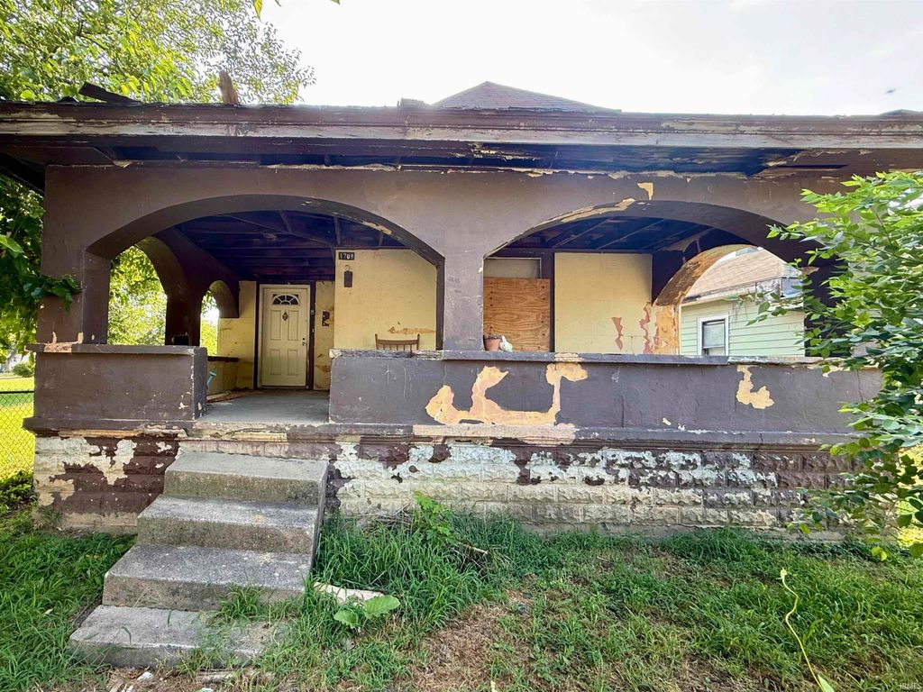 1709 S Boots Street, Marion, IN 46953