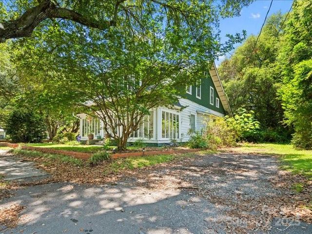 101 3rd Street, Cheraw, SC 29520