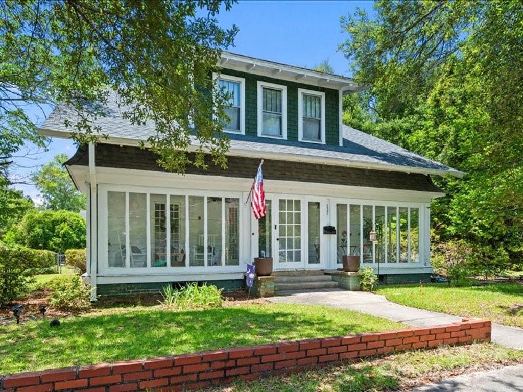 101 3rd Street, Cheraw, SC 29520