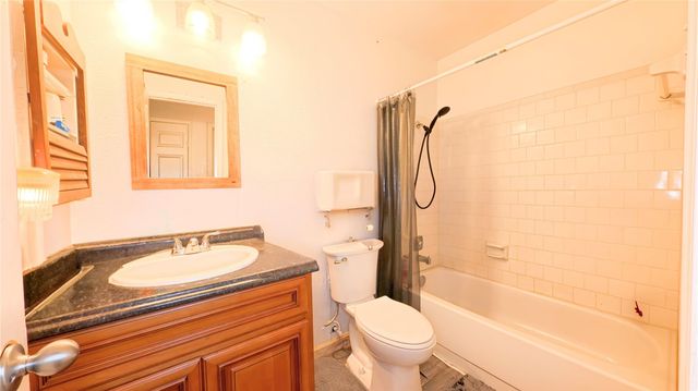 8618 Van Hut Lane, Houston, TX 77044