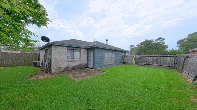 8618 Van Hut Lane, Houston, TX 77044