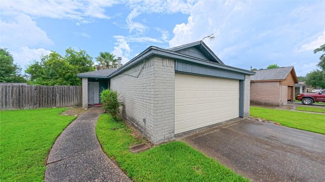 8618 Van Hut Lane, Houston, TX 77044