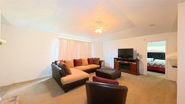 8618 Van Hut Lane, Houston, TX 77044