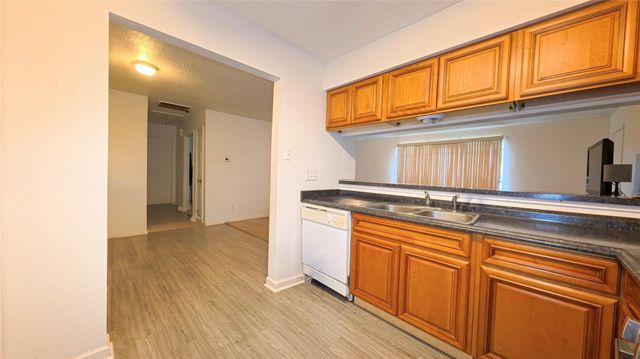 8618 Van Hut Lane, Houston, TX 77044