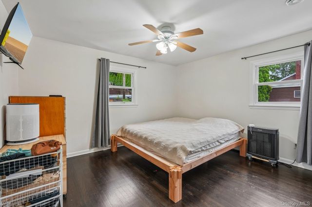 849 Warren Avenue, Thornwood, NY 10594