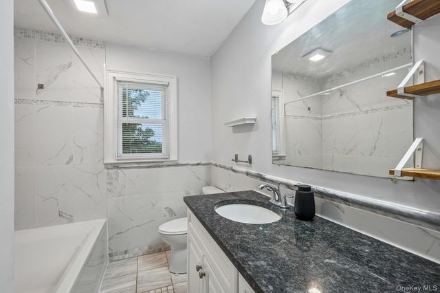 849 Warren Avenue, Thornwood, NY 10594