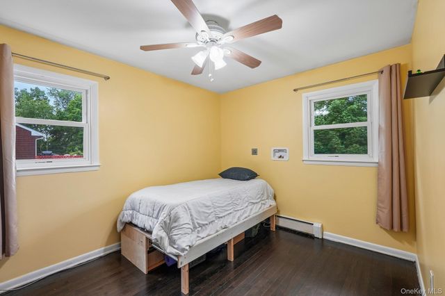 849 Warren Avenue, Thornwood, NY 10594