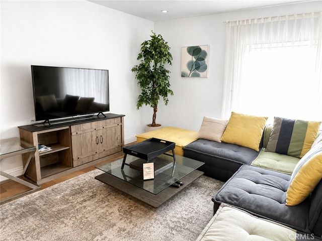 2939 Leeward Ave 615, Los Angeles, CA 90005