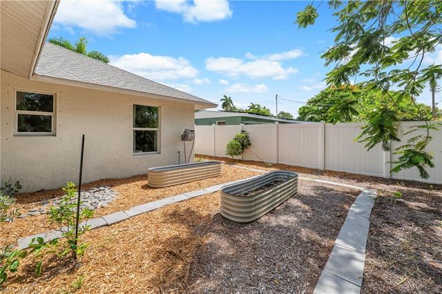 1658 Passaic AVE, Fort Myers, FL 33901