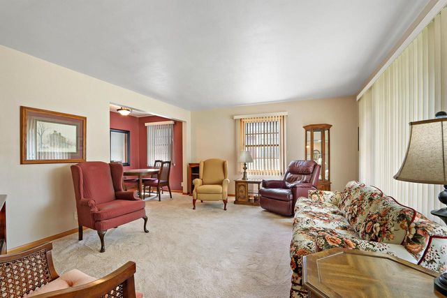 7703 31st AVENUE, Kenosha, WI 53142