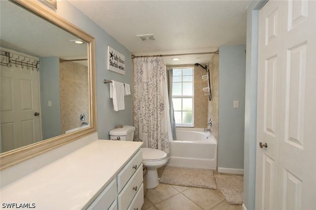 4105 Residence DR 707, Fort Myers, FL 33901