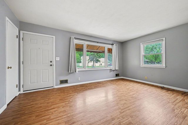 5422 Madison Street NE, Fridley, MN 55421