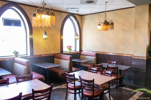 22700 Ford Road, Dearborn Heights, MI 48127