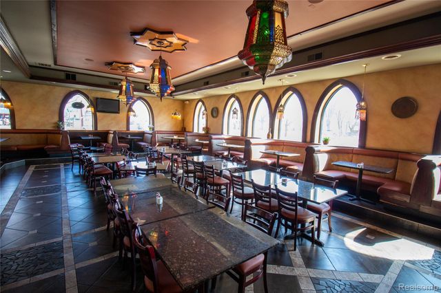 22700 Ford Road, Dearborn Heights, MI 48127