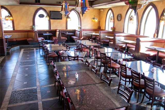 22700 Ford Road, Dearborn Heights, MI 48127