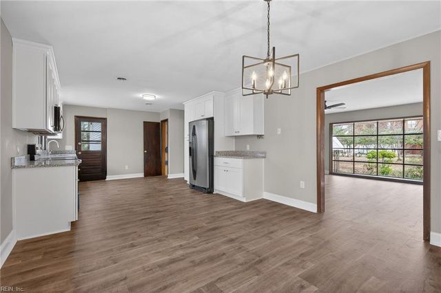 1502 James LNDG, Chesapeake, VA 23321