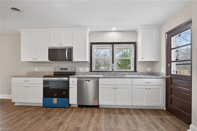 1502 James LNDG, Chesapeake, VA 23321