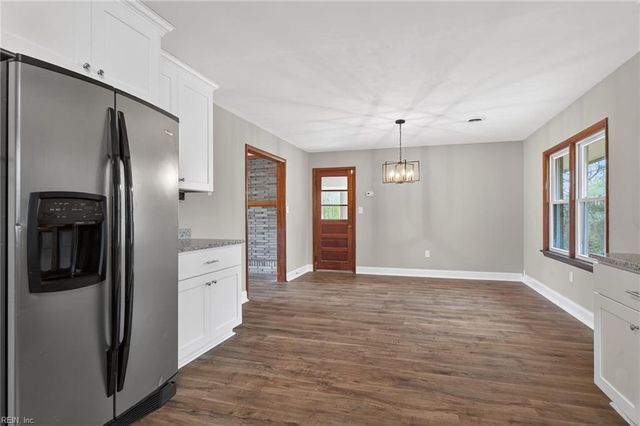 1502 James LNDG, Chesapeake, VA 23321