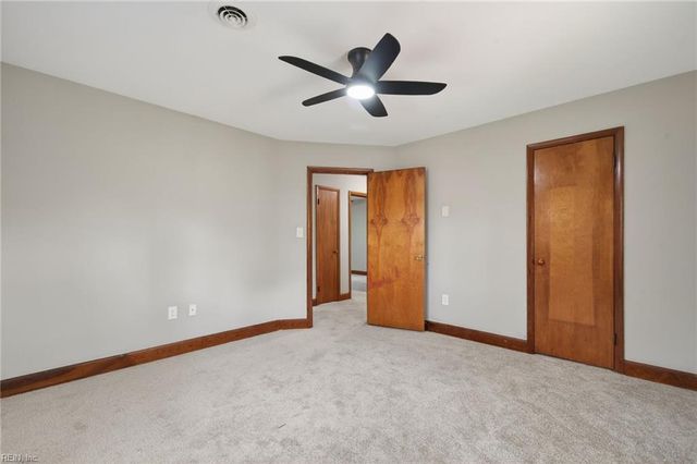 1502 James LNDG, Chesapeake, VA 23321