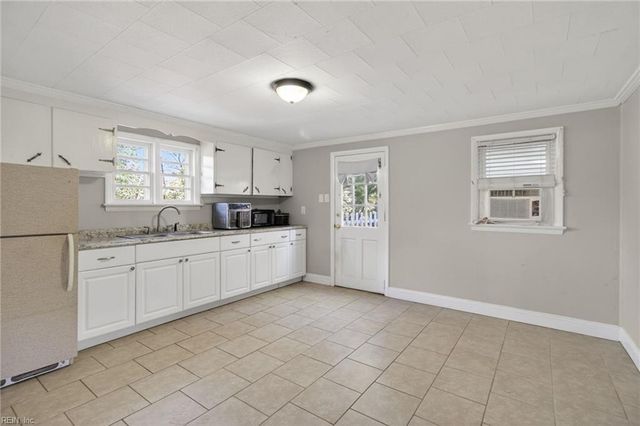 1502 James LNDG, Chesapeake, VA 23321