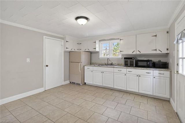 1502 James LNDG, Chesapeake, VA 23321