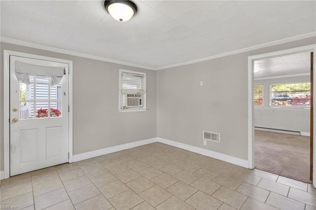 1502 James LNDG, Chesapeake, VA 23321