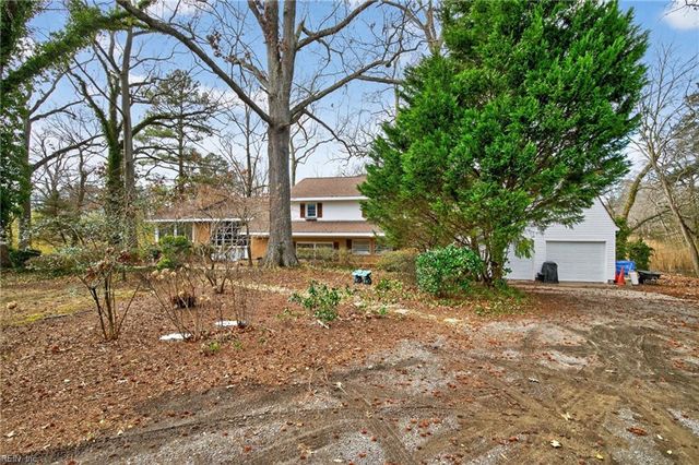 1502 James LNDG, Chesapeake, VA 23321