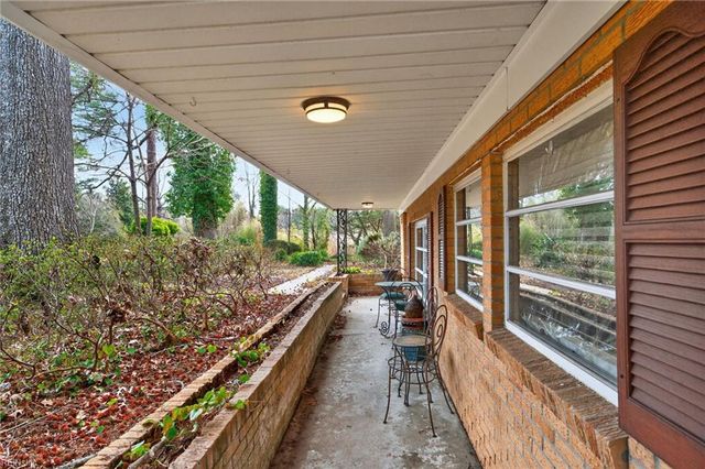 1502 James LNDG, Chesapeake, VA 23321