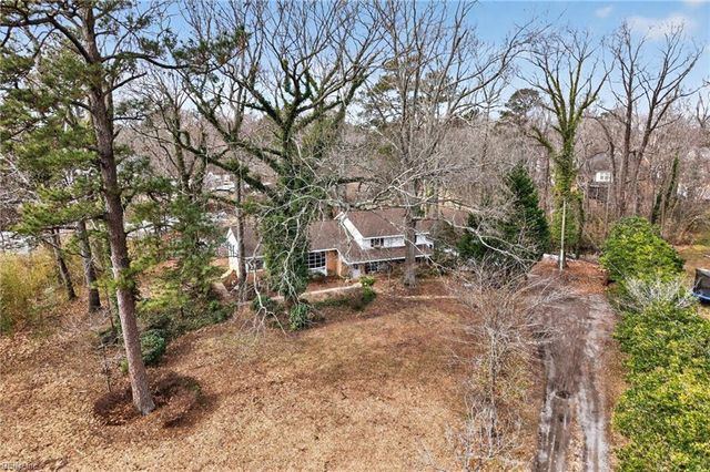 1502 James LNDG, Chesapeake, VA 23321