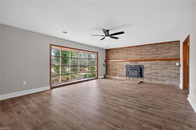 1502 James LNDG, Chesapeake, VA 23321