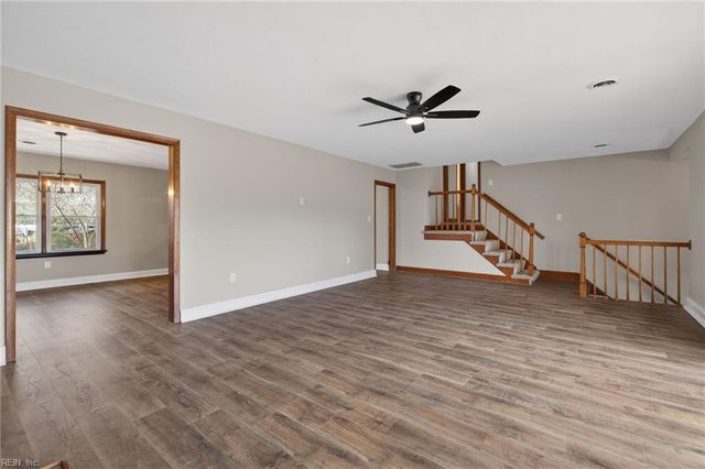 1502 James LNDG, Chesapeake, VA 23321