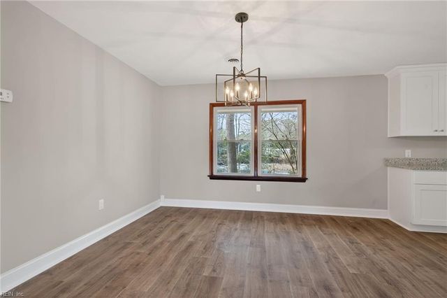 1502 James LNDG, Chesapeake, VA 23321