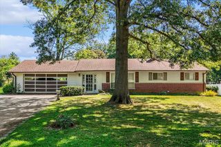 19 W Meadow Lane, Ballwin, MO 63021