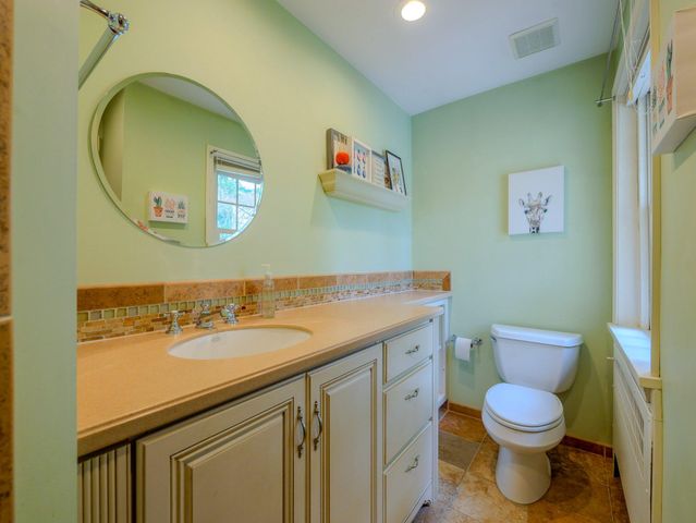 1255 MONTGOMERY AVE, Wynnewood, PA 19096