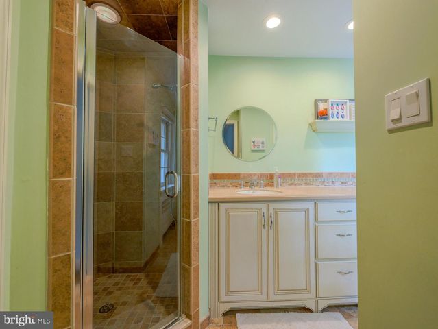 1255 MONTGOMERY AVE, Wynnewood, PA 19096