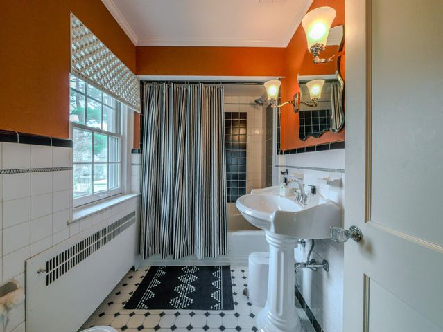 1255 MONTGOMERY AVE, Wynnewood, PA 19096