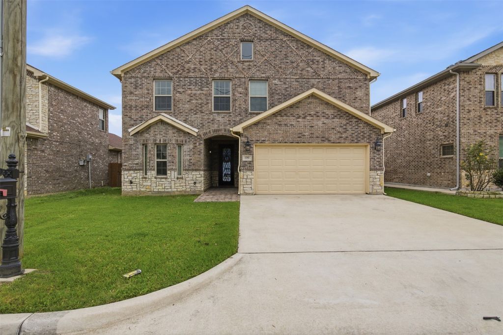 1505 Lakeview Drive, Grand Prairie, TX 75051
