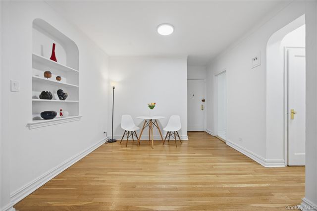 35-35 75th Street 324, Jackson Heights, NY 11372