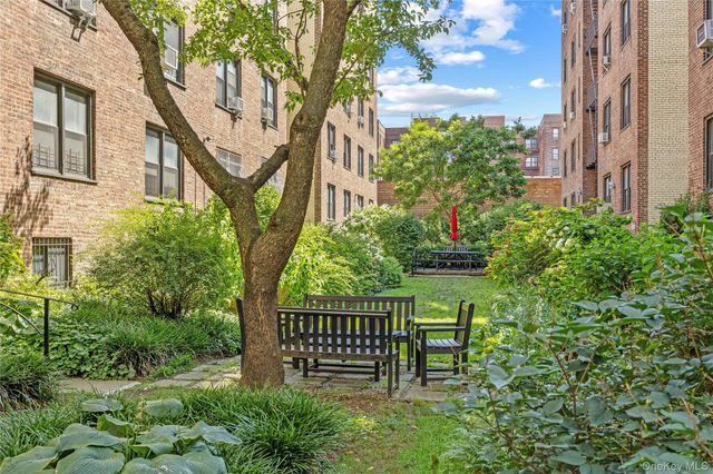 35-35 75th Street 324, Jackson Heights, NY 11372