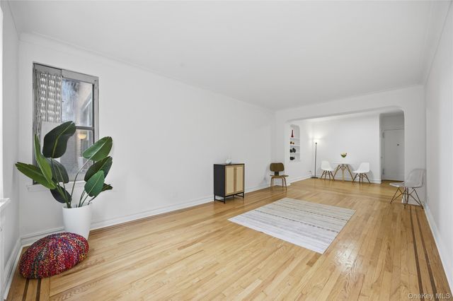 35-35 75th Street 324, Jackson Heights, NY 11372