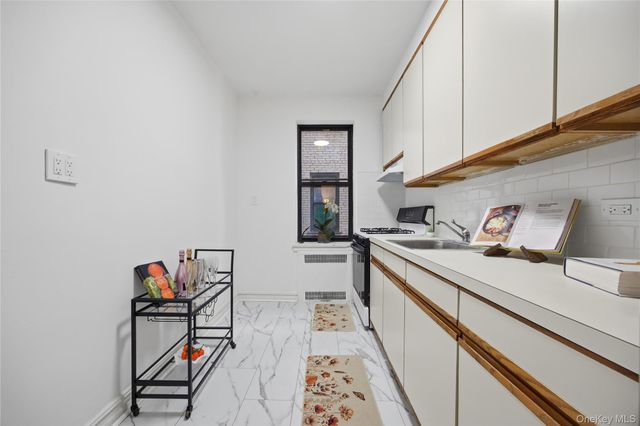 35-35 75th Street 324, Jackson Heights, NY 11372