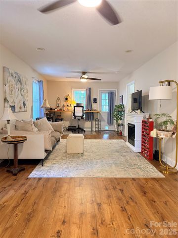 522 19th Street SW, Hickory, NC 28602